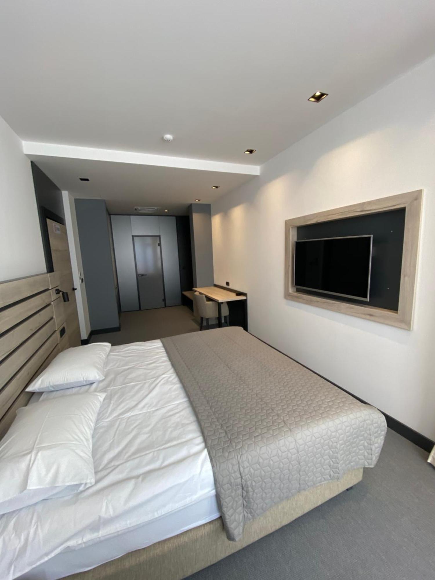 Super Seven Aparthotel Belgrade